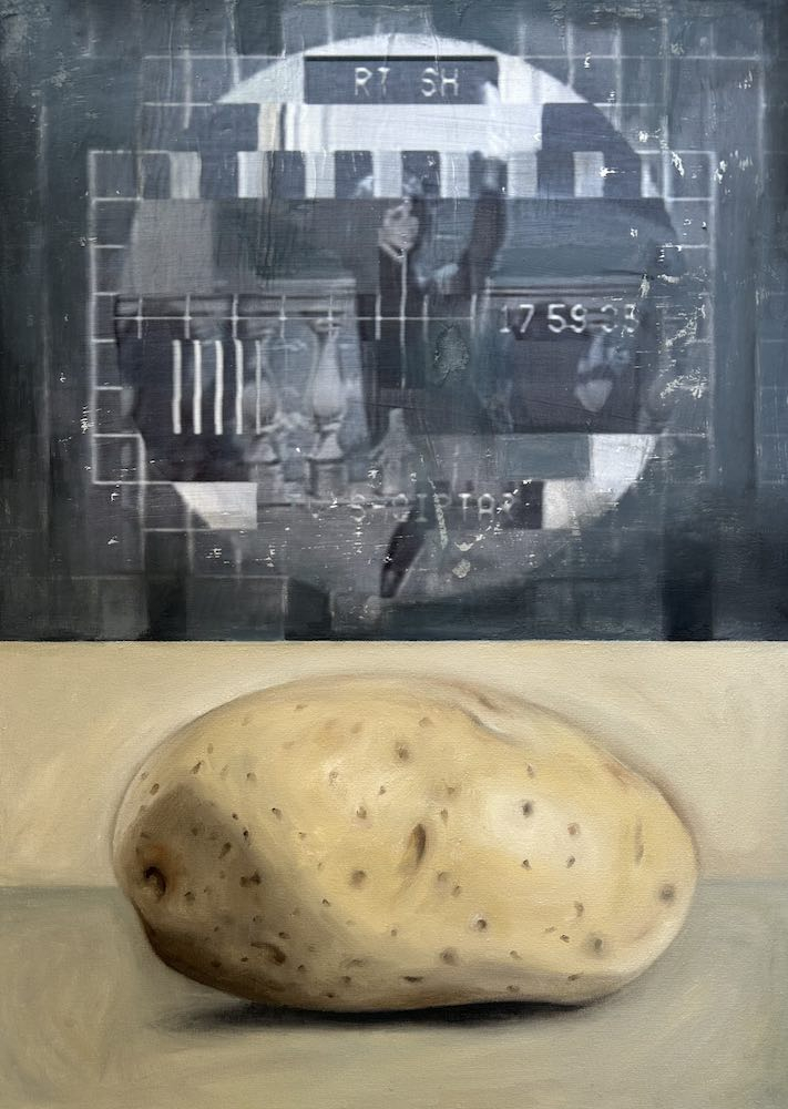 Split-screen composition: the top half depicts an Albanian TV card from the dictatorship era; the bottom half shows a single potato, painted in a muted, still-life style.
