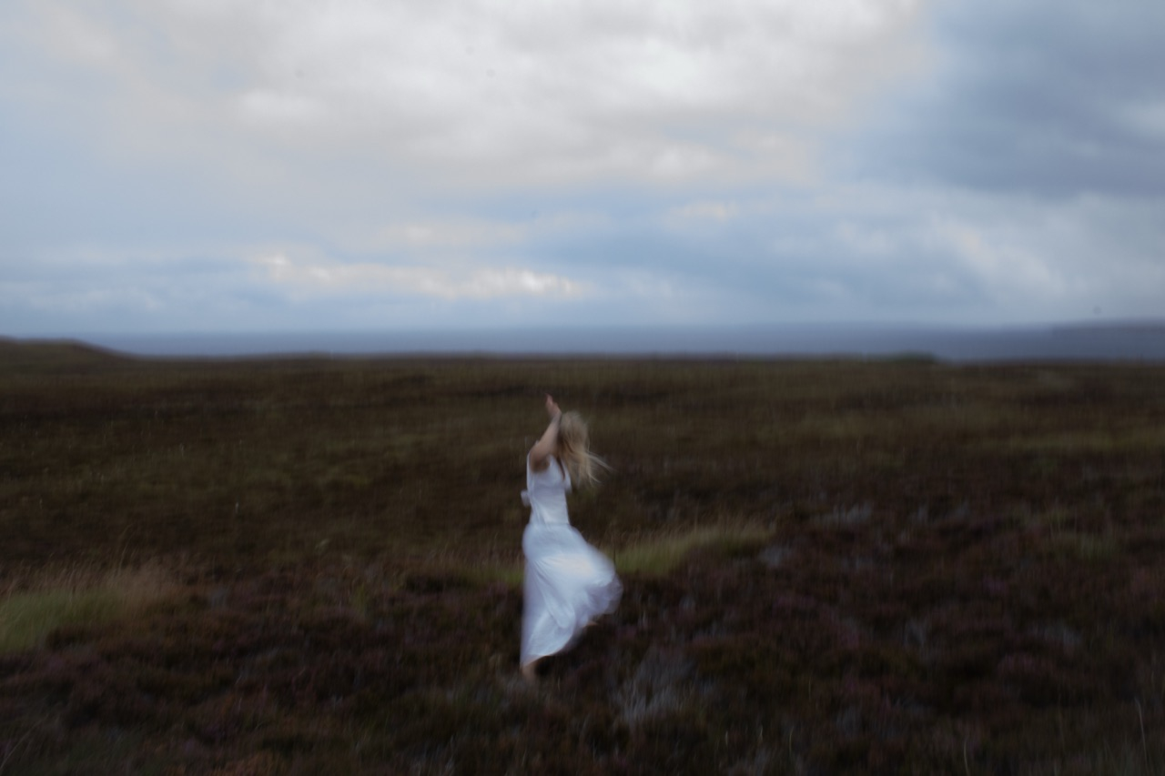 woman dancing 
